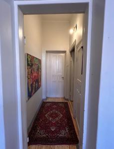 Art gallery room with own entrance at the centre of Helsinki