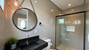 Apartamento nº 1, Novo, 300m do Beto Carrero, a 600m da Praia, cozinha completa, mobiliado com 1 quarto e estacionamento privativo