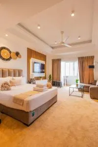 Negombo Beach - The Breeze by Roshi - 尼甘布