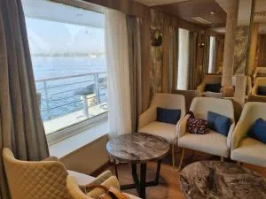 Nile Cruise 3 & 4 & 7 Nights - Jazīrat al ‘Awwāmīyah