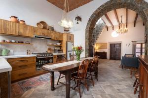 Casa Bellavista, 4BR in Centro Jardin Allende