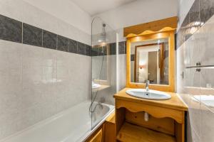 Résidence Les Hauts De Preclaux - Studio avec jolie vue sur la place des Orres 1800 MAE-8011