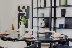 The 3BDR Avant-garde Residence 5 min to Airport