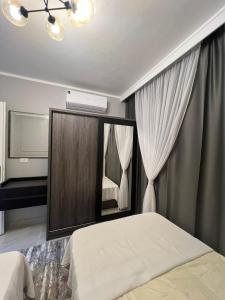 Charming, Hotel Apt Near Attractions