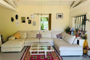 Maisons de vacances House with swimming pool and breathtaking views of the Luberon : photos des chambres