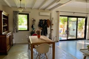 Maisons de vacances House with swimming pool and breathtaking views of the Luberon : photos des chambres