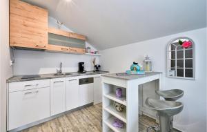 Beautiful Home In Dugo Selo