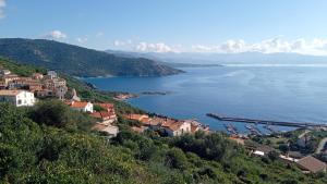 Appartements T2 neuf situation Topissime village de Cargese Vue mer Toutes commodites : photos des chambres