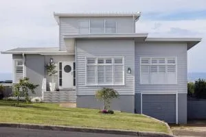 Elegant Home with Coastal Views - Forth