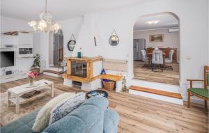 Lovely Home In Zbandaj