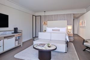 The St. Regis Longboat Key Resort