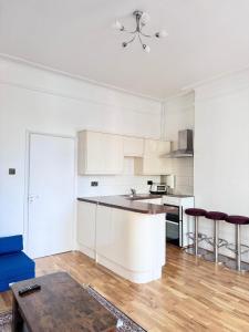 London Eye Waterloo South Bank