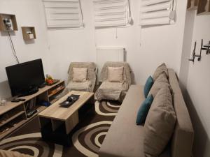 Sweet Nest Of Meteora