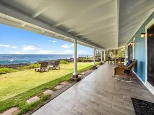 Ocean Front Paradise with Hot Tub in Hawaii - Keaau