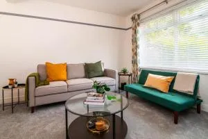 3 Bedroom House with Modern Amenities, Derby - Morley