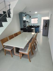 Duplex 3 suítes Ar wifi e vista total da orla