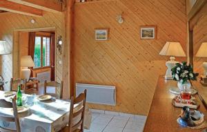 Maisons de vacances Gorgeous Home In St Omer With Wifi : photos des chambres