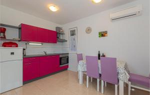 Stunning Home In Zatoglav With Wifi