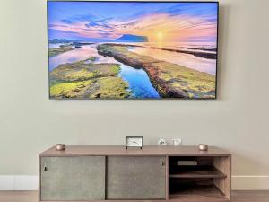 Cozy Large 1 Bedroom Condo by UCLA