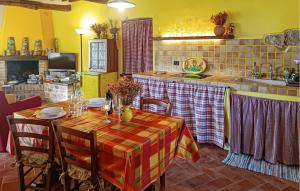 Awesome Apartment In Monticiano