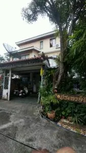 ที่พักนักเดินทาง ภู่ระหงษ์ - Ban Sam Ngam