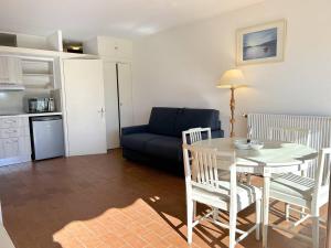 Appartements Studio cosy proche plage, Le Lavandou - FR-1-251-847 : photos des chambres