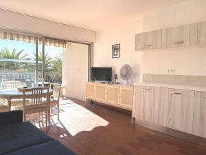 Appartements Studio cosy proche plage, Le Lavandou - FR-1-251-847 : photos des chambres