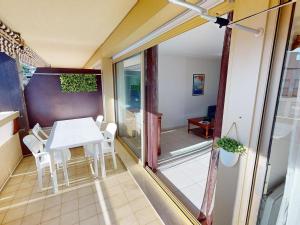 2P calme avec terrasse, piscine, parking et wifi - FR-1-196-368