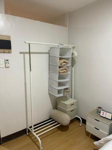 Pet-friendly 1BR Condo Unit in Imus with Wifi Netflix -Min 2 nights