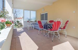 2 Bedroom Amazing Apartment In Fazana 