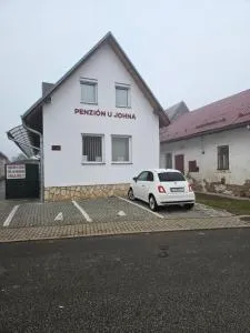 Penzión U Johna - 上鲁日巴希