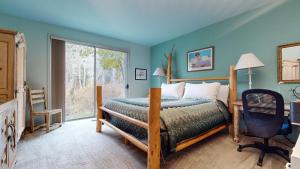 Snowcreek IV #545 condo