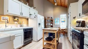 Snowcreek IV #545 condo