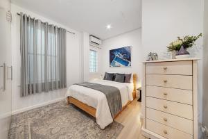 Bondi Beach Hazel unit 1 - Beach view with balcony and 2 bedrooms