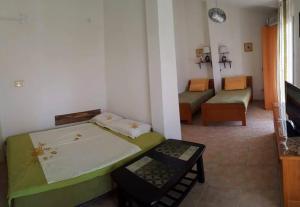 Апартаменты на вилле с бассейном и паркингом