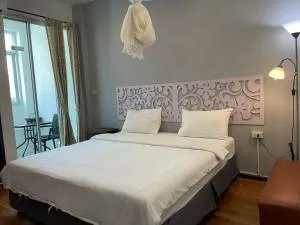 那瓦普恩广场酒店 - Ban Kuku