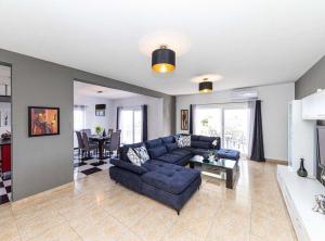 Exquisite Spacious Villa Bufaline with Pool and Gym 