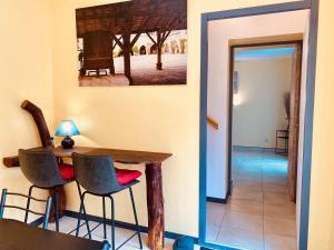 Maisons de vacances 3-Star Tourism Rated Holiday 1 Bedroom Home with Aircon and Private Pool - 45 Mins from Sarlat : photos des chambres