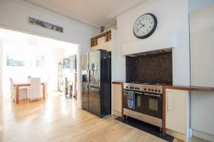 Charming Victorian House w Parking River Walks - Pass the Keys