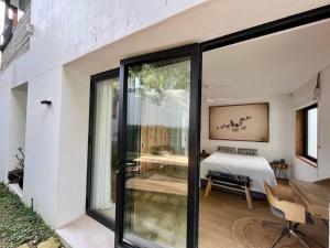 Modern studio on the foot of Table Mountain