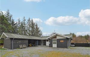 Cozy Home In Ålbæk With Kitchen