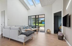 Cozy Home In Lemvig With House Sea View