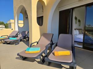 GOLDEN SUN - Sunny Balcony, Sea View, Beach, AC