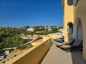 GOLDEN SUN - Sunny Balcony, Sea View, Beach, AC