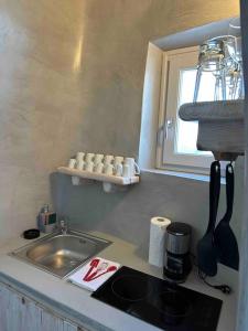 Nostos Central Cave House with jacuzzi