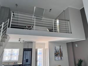 Beautifully furnished loft apartment in central Durbanville