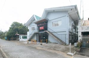 RedDoorz at V-Cloud Hills near De La Salle Dasmarinas Cavite