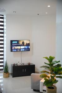 Cozy Studio with City View & Pool Access in Makati