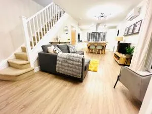 The Duplex Margate with Deck & Living Space Air Conditioning - Birchington