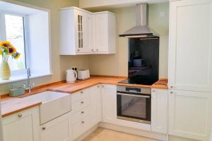 Cosy coastal retreat lovingly refurbished